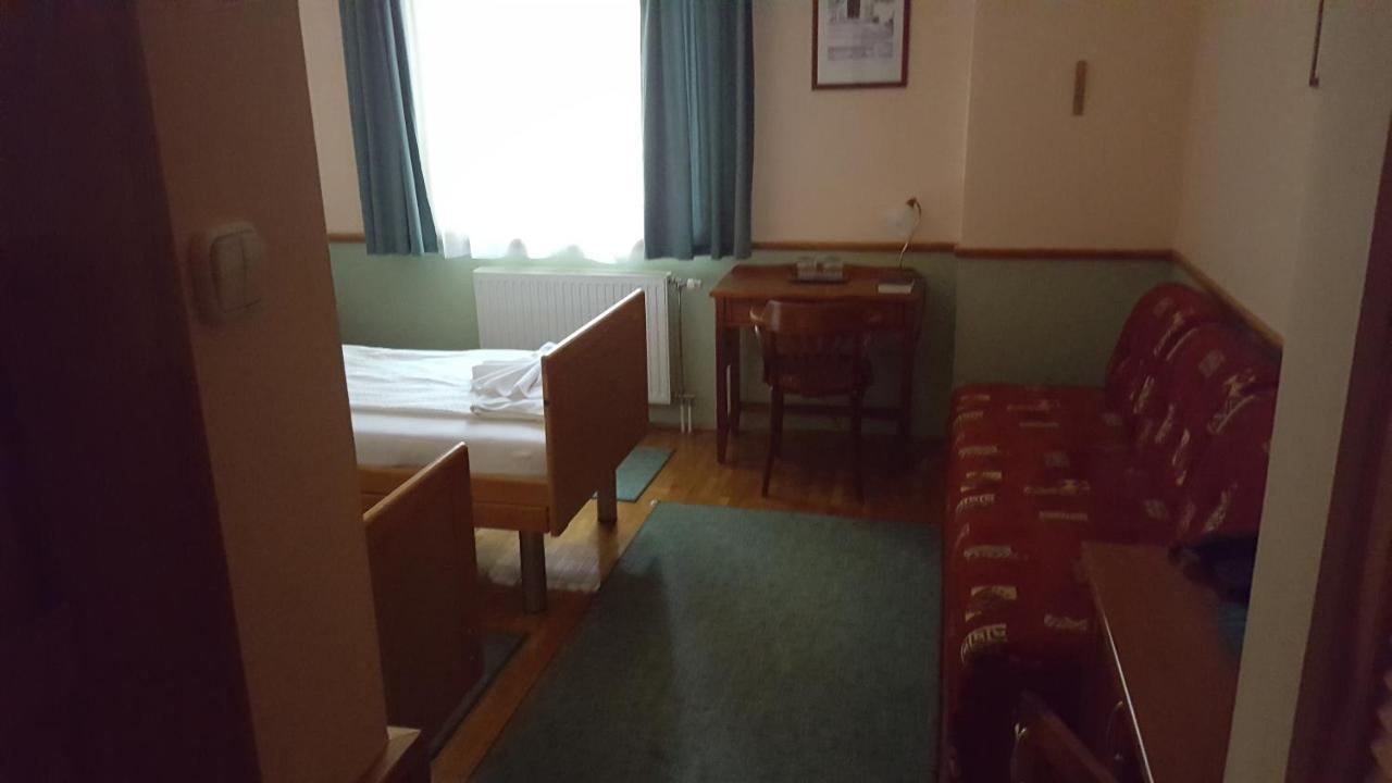 Laetitia Panzio Bed and Breakfast Kaposvár Εξωτερικό φωτογραφία