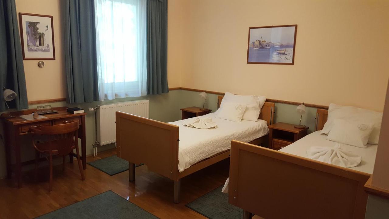 Laetitia Panzio Bed and Breakfast Kaposvár Εξωτερικό φωτογραφία