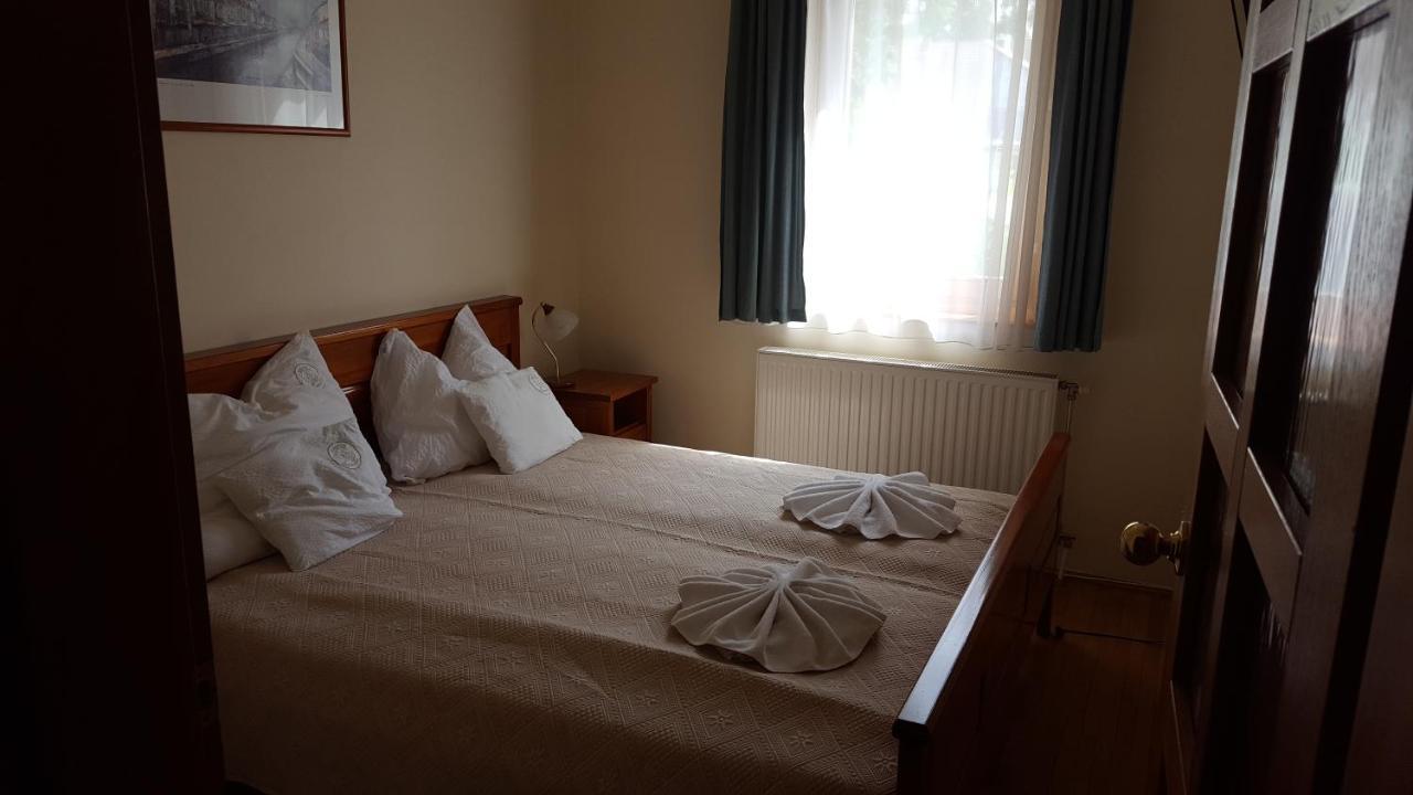 Laetitia Panzio Bed and Breakfast Kaposvár Εξωτερικό φωτογραφία