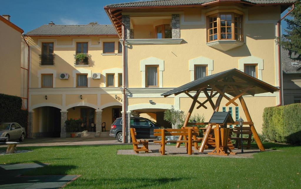 Laetitia Panzio Bed and Breakfast Kaposvár Εξωτερικό φωτογραφία